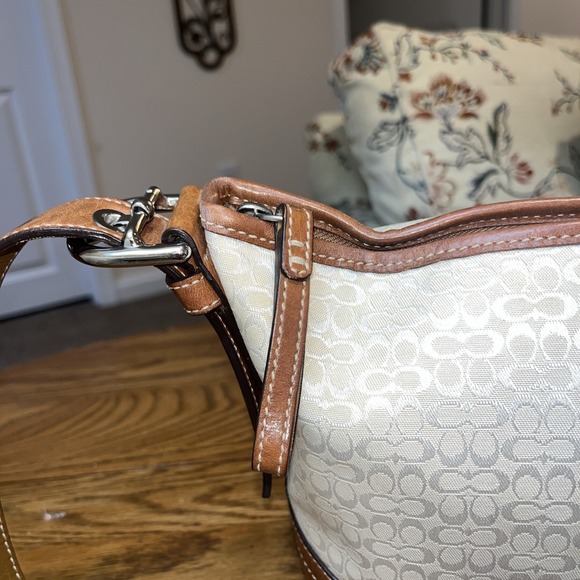 COACH White Sand Mn Signature E/W Sft Duffle 10945 Orig $268 - Picture 3 of 16